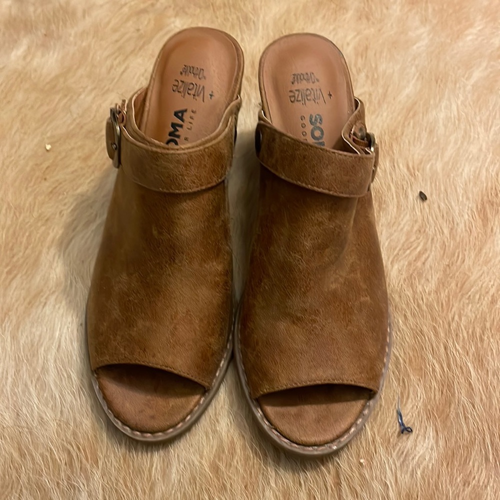 Sonoma clogs